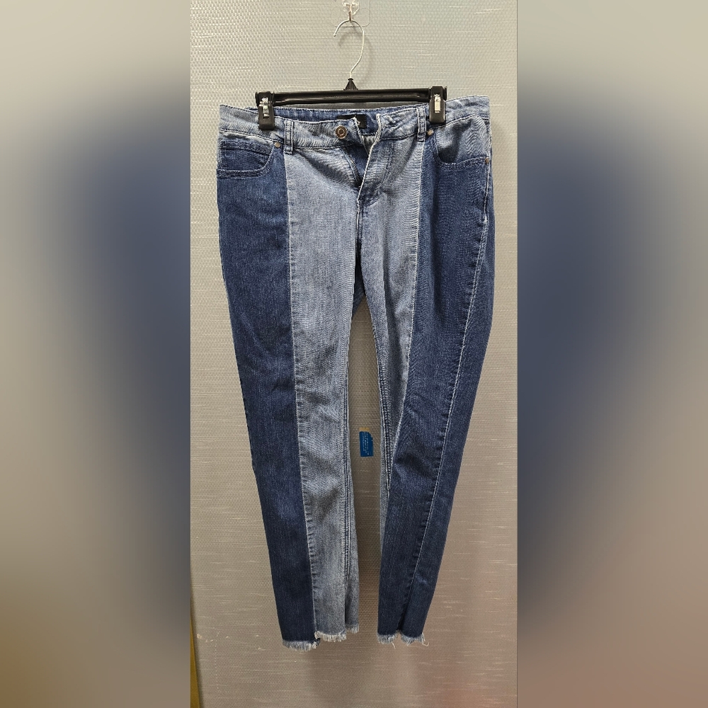 Chic Two-Tone Blue Ankle Jeans